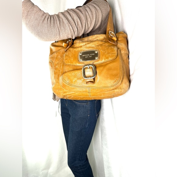Michael Kors Caramel Brown Textured Leather Medium Shoulder Bag Satchel Buckle - Picture 2 of 13